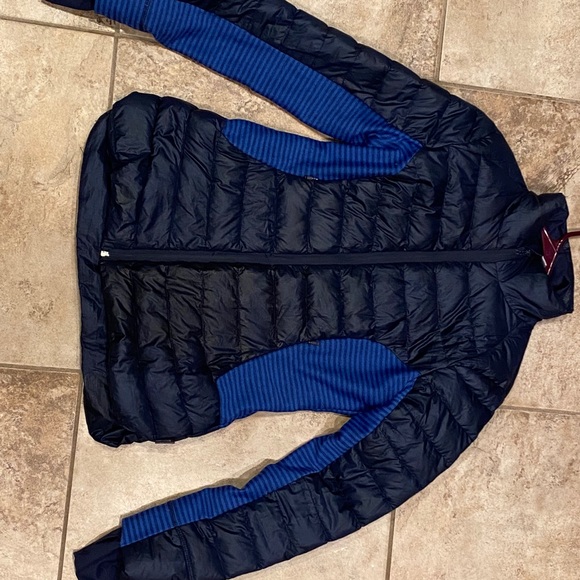 Navy blue puffer jacket - Picture 2 of 2